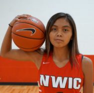 ShaeLee Starr 5'3"
Toppenish, WA
La Conner High School
Yakama Nation